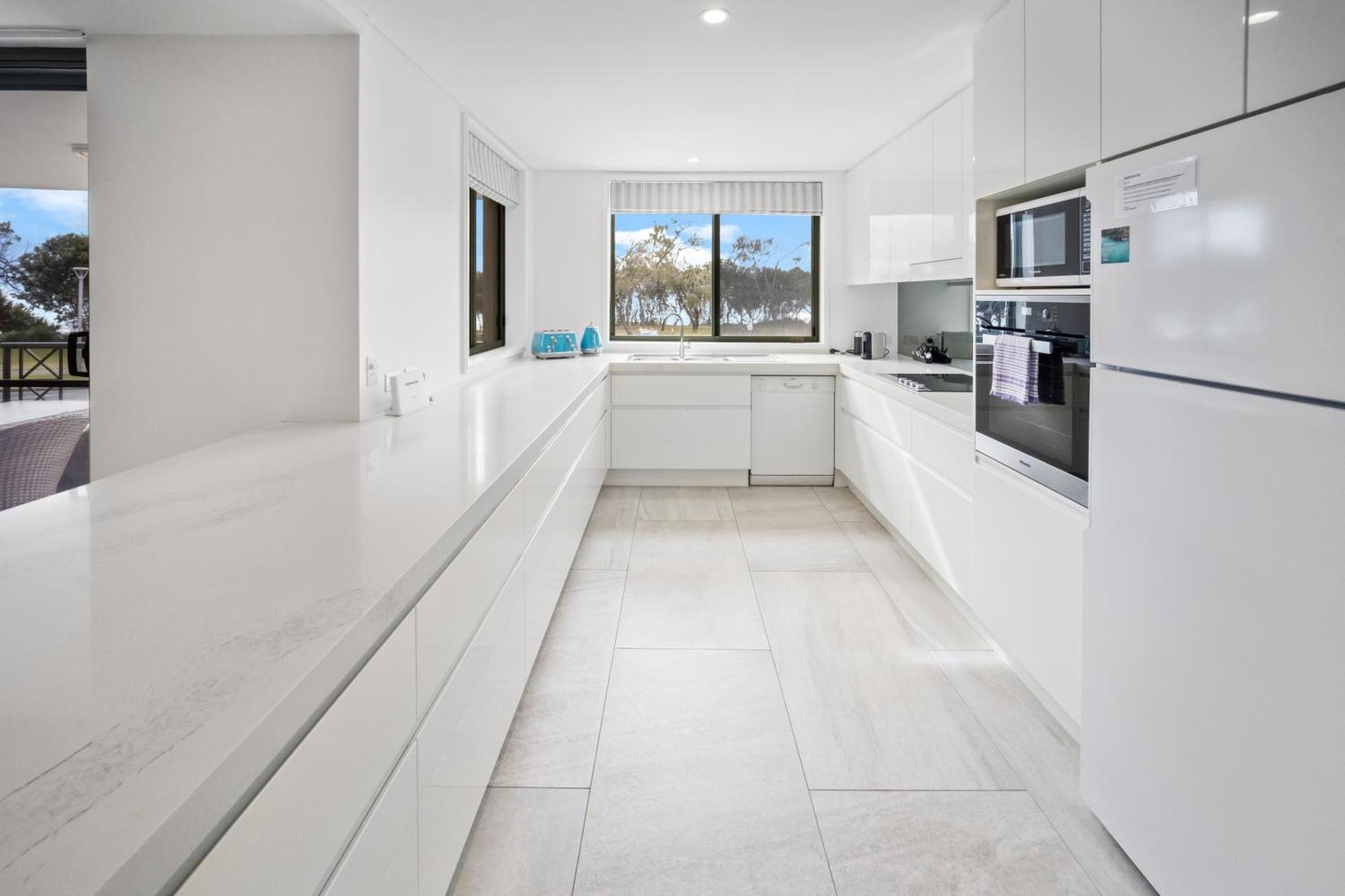 Bay Royal Apartments Byron Bay Exterior photo